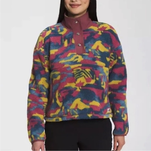 The North Face Women’s Cragmont 1/4 Snap Fleece Pullover - Picture 1 of 5
